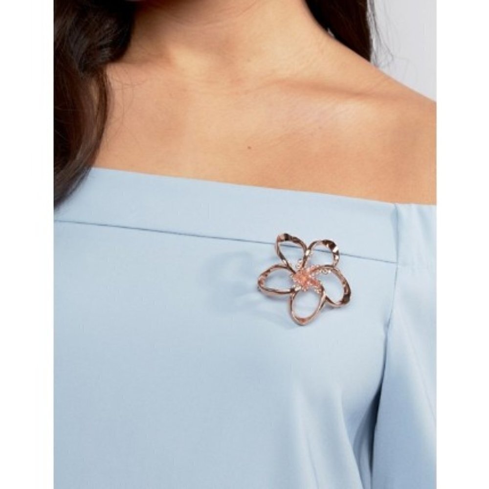 💕TED BAKER💕 *FLAWED/DEFECTIVE* Belvas Silver Crystal Blossom Brooch - Picture 3 of 8